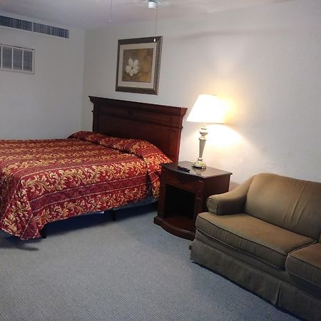 University Inn Bryan Esterno foto