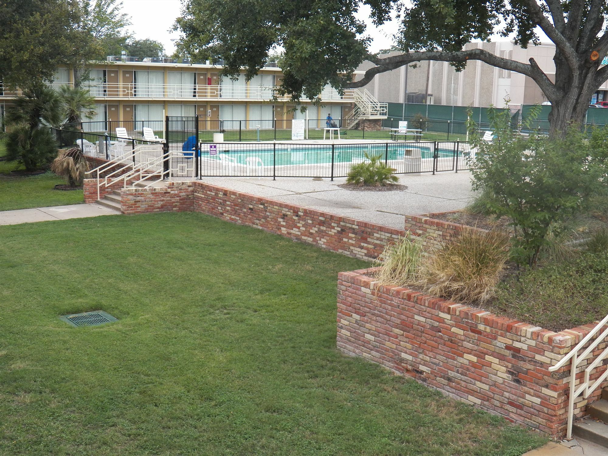 University Inn Bryan Esterno foto